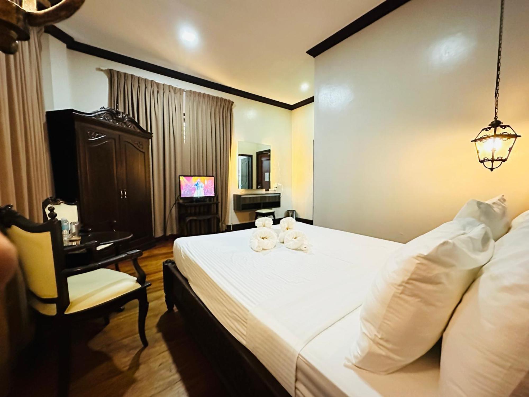 Vigan Plaza Hotel Esterno foto