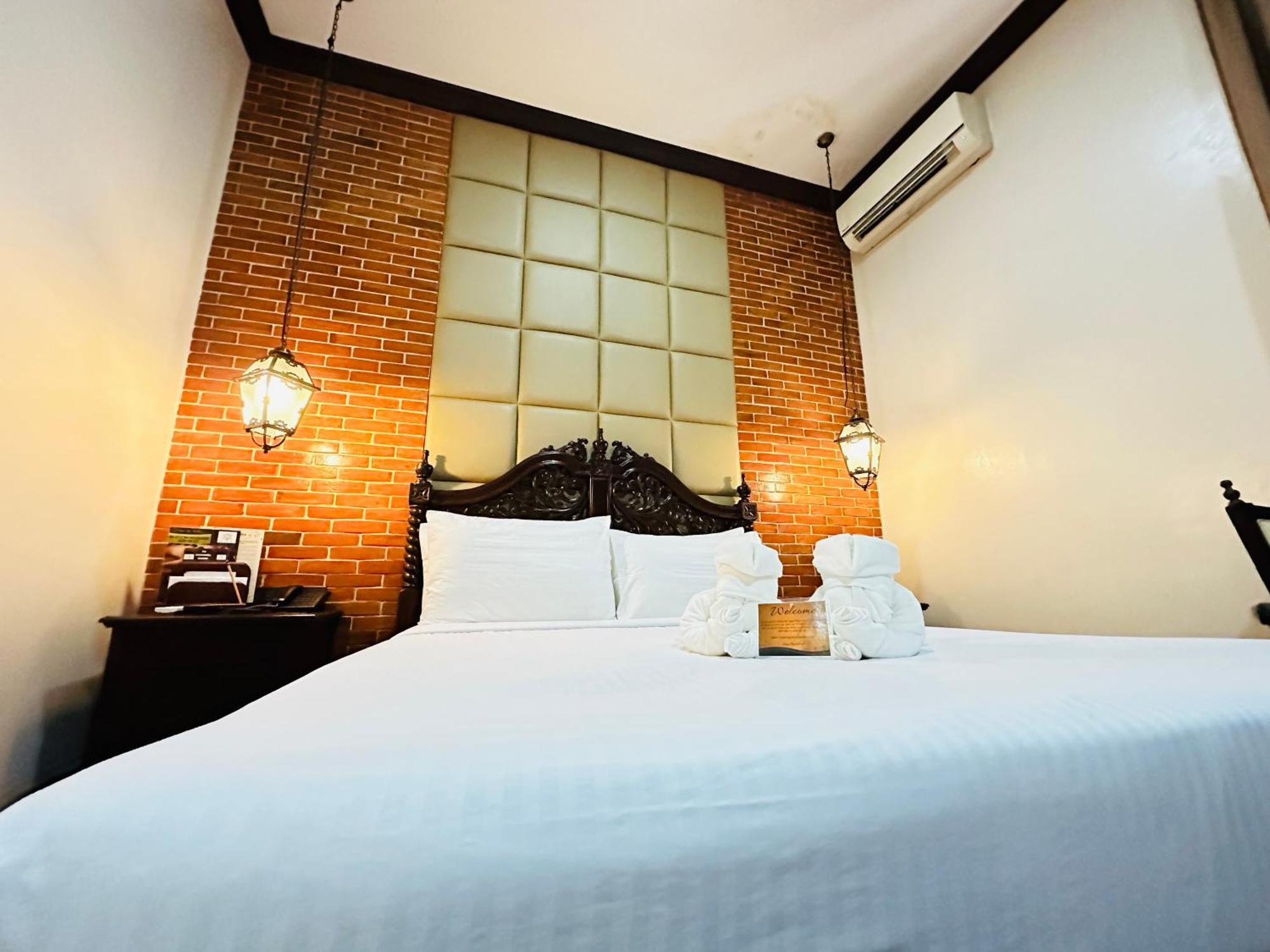 Vigan Plaza Hotel Esterno foto