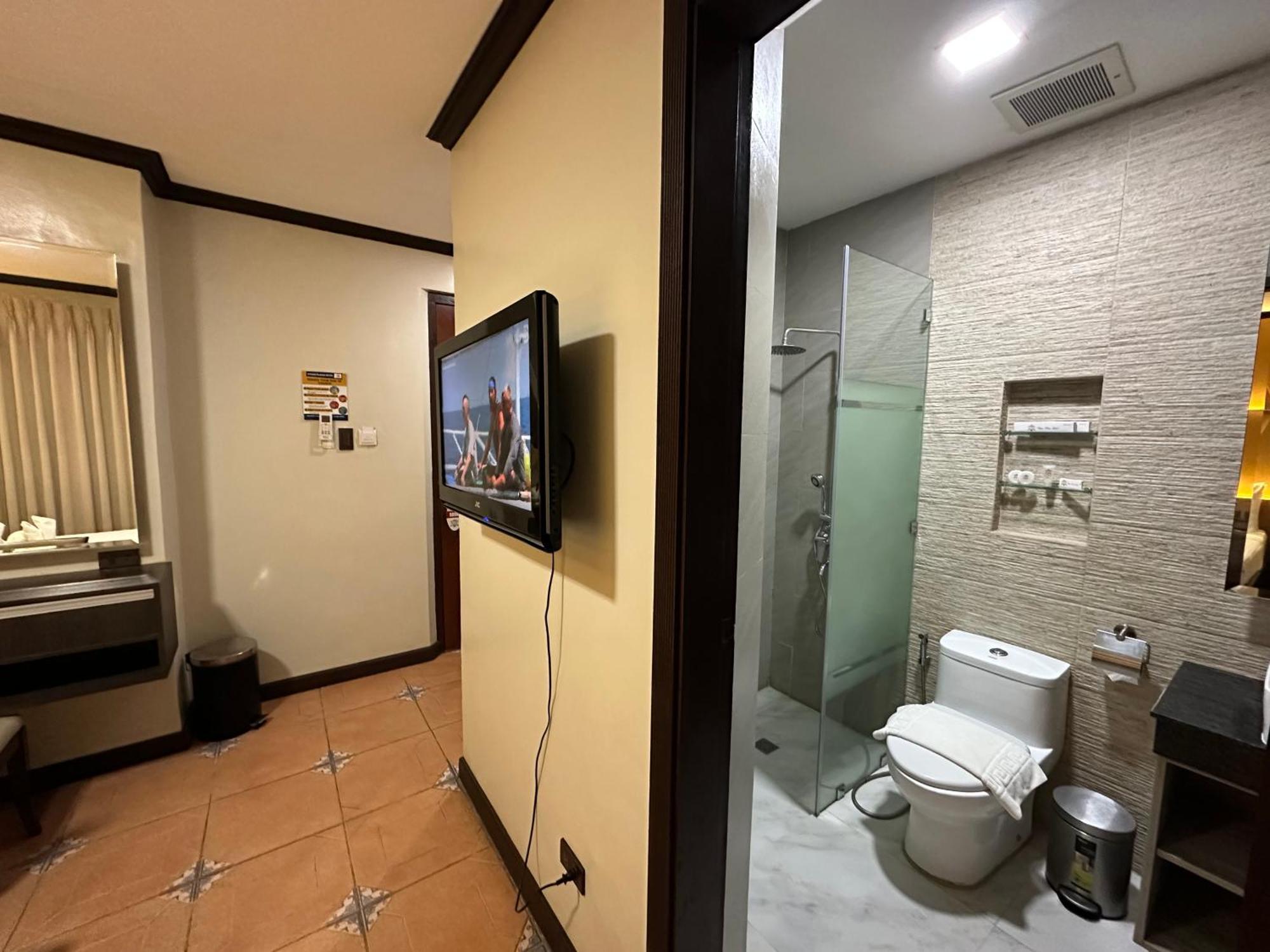 Vigan Plaza Hotel Esterno foto