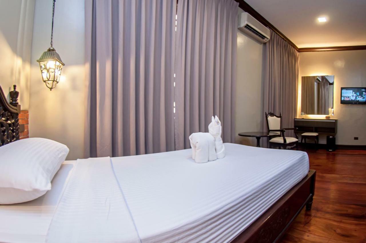 Vigan Plaza Hotel Esterno foto