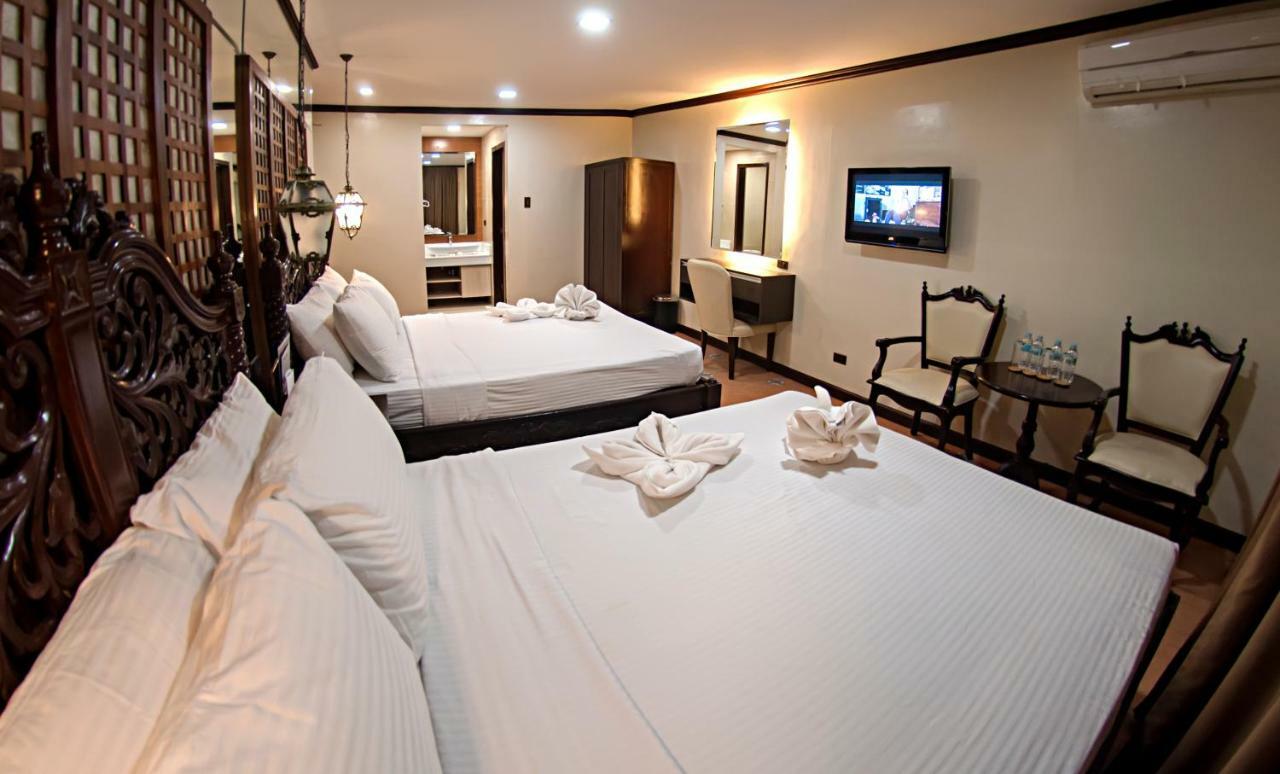Vigan Plaza Hotel Esterno foto