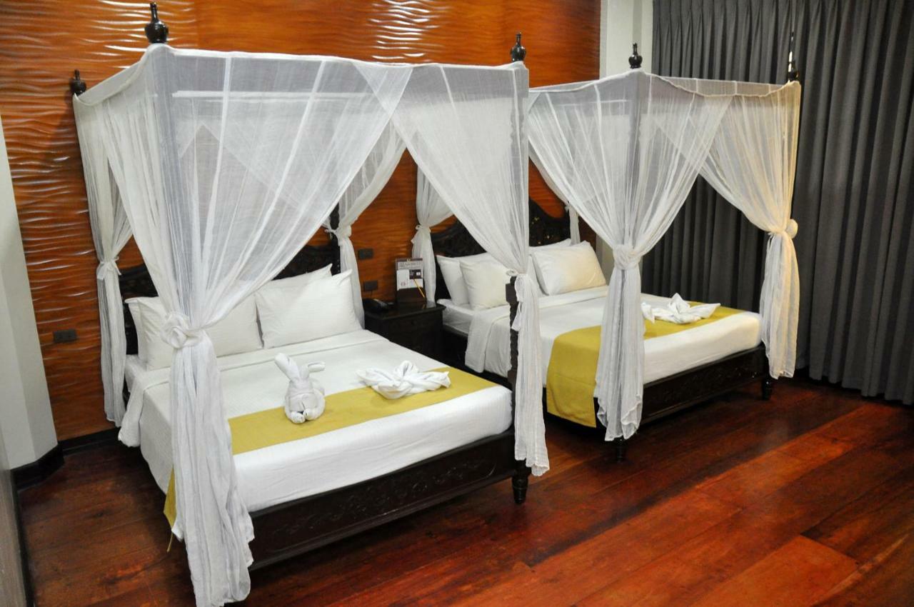 Vigan Plaza Hotel Esterno foto