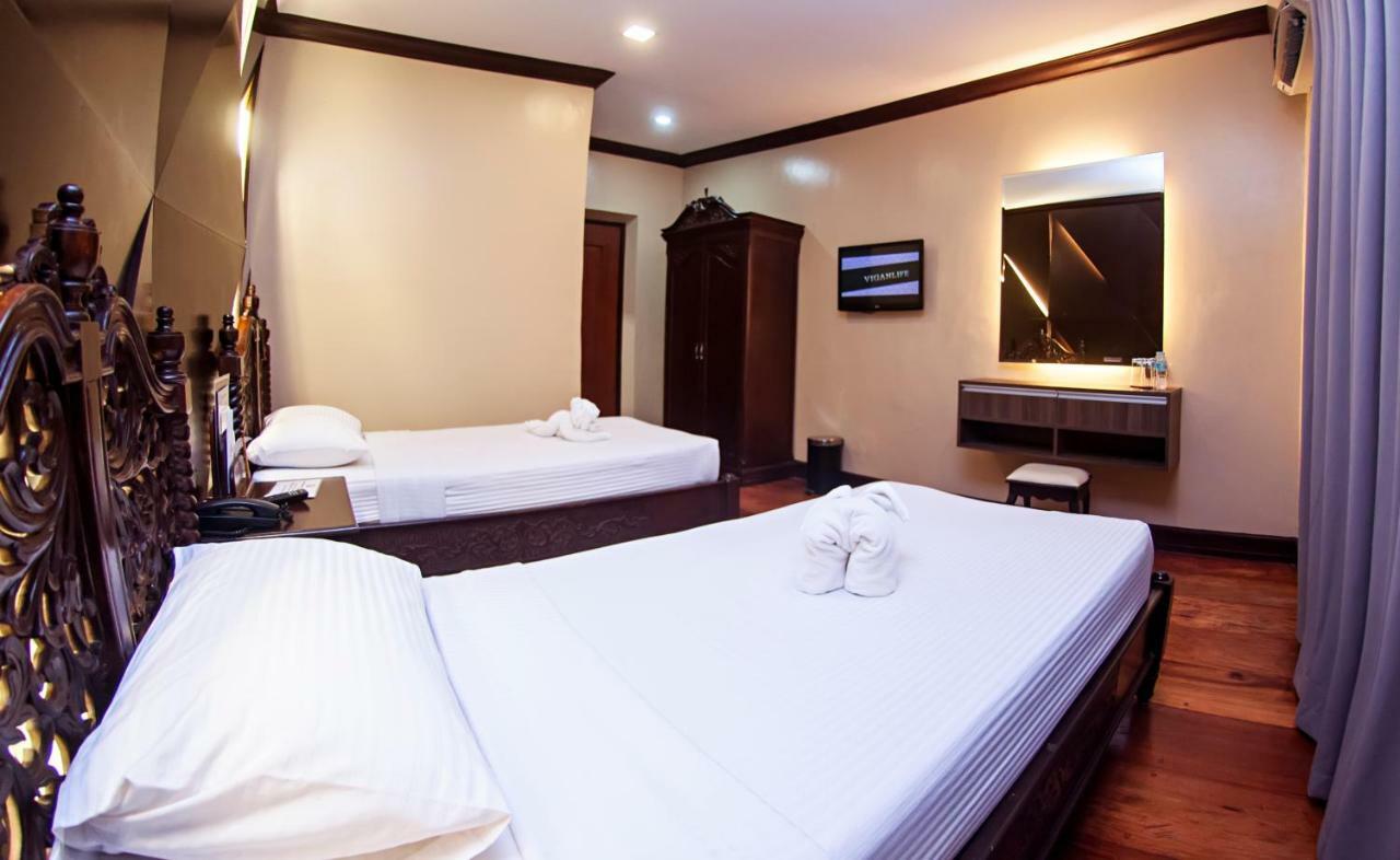 Vigan Plaza Hotel Esterno foto
